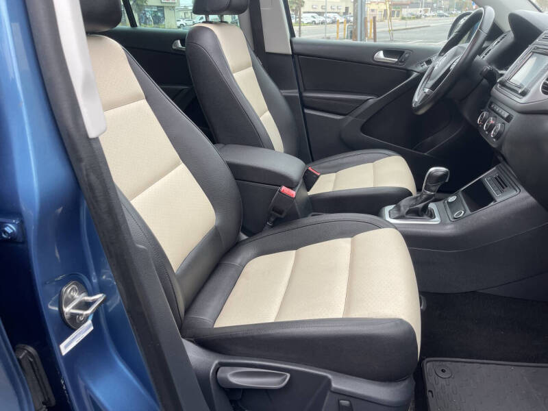 2017 Volkswagen Tiguan 2.0T Wolfsburg Edition