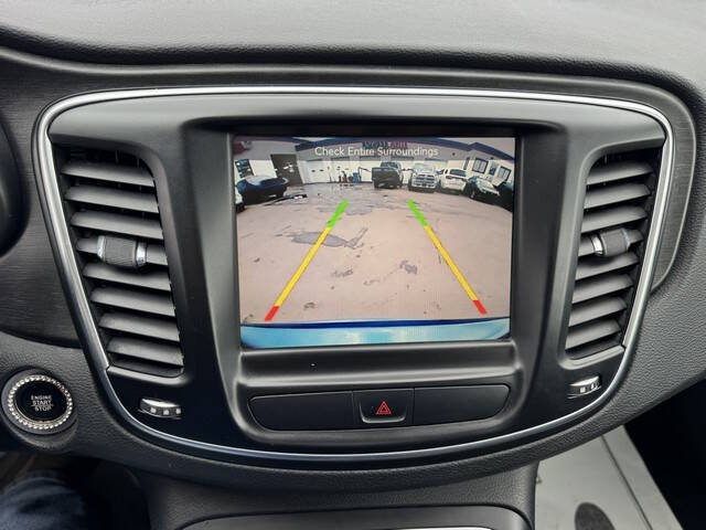 2017 Chrysler 200 Limited