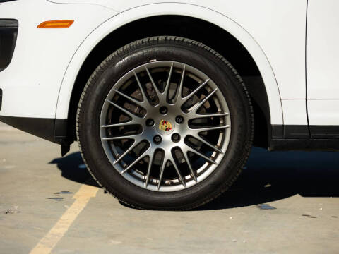 2017 Porsche Cayenne Platinum Edition