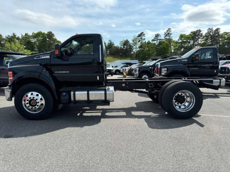 2025 Ford F-750 Super Duty