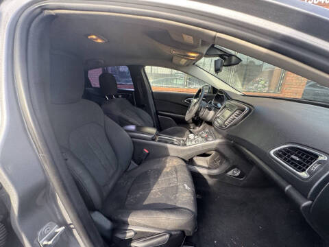 2016 Chrysler 200 Limited