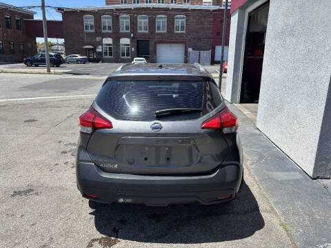 2019 Nissan Kicks S