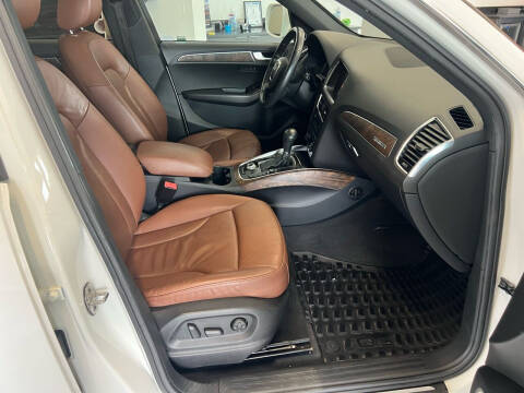 2011 Audi Q5 3.2 quattro Premium Plus