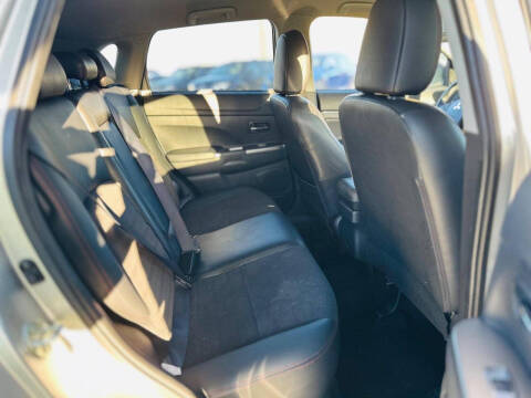 2023 Mitsubishi Outlander Sport ES