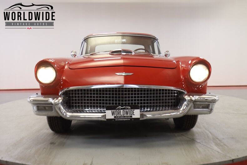 1957 Ford Thunderbird