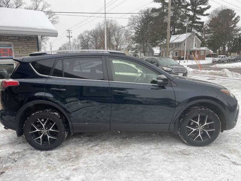2017 Toyota RAV4 SE