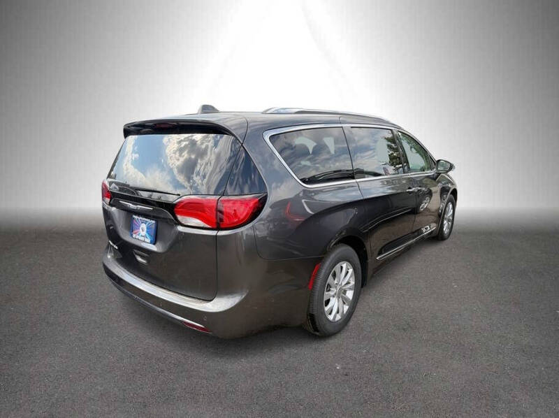2018 Chrysler Pacifica Touring L