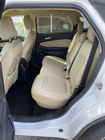 2020 Ford Edge SE