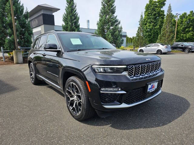 2022 Jeep Grand Cherokee Summit Reserve's photo