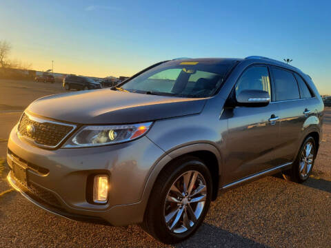 2014 Kia Sorento for sale at BELOW BOOK AUTO SALES in Idaho Falls ID