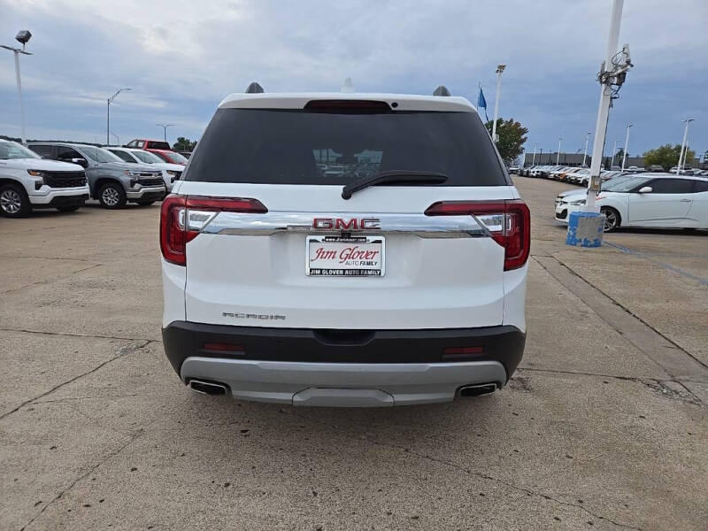 2023 GMC Acadia SLT
