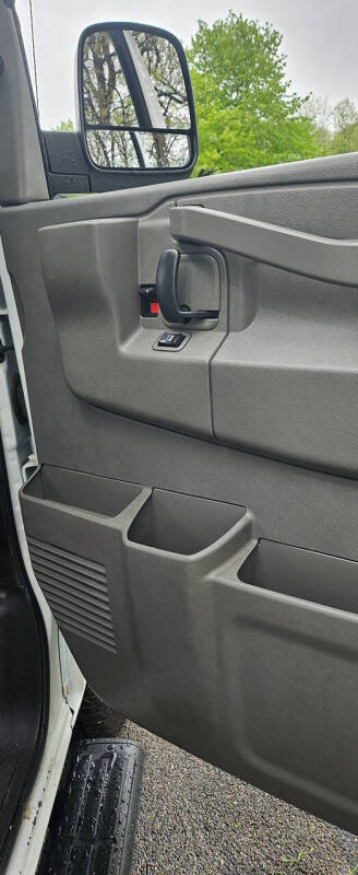 2017 Chevrolet Express LT 2500
