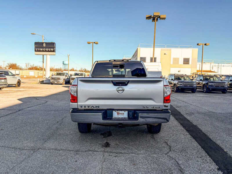 2018 Nissan Titan SV