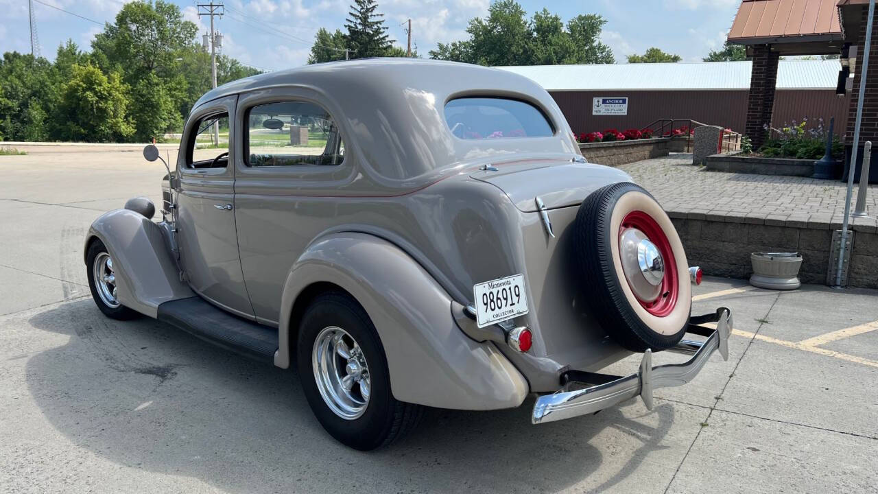 1936 Ford Custom 17