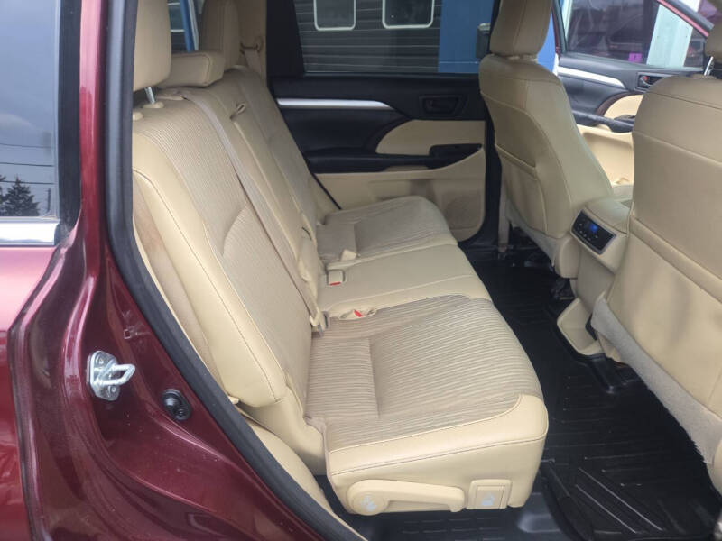 2015 Toyota Highlander LE