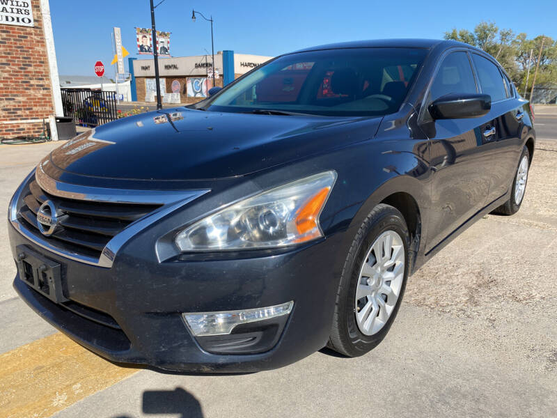 2013 Nissan Altima for sale at Tiger Auto Sales in Guymon OK