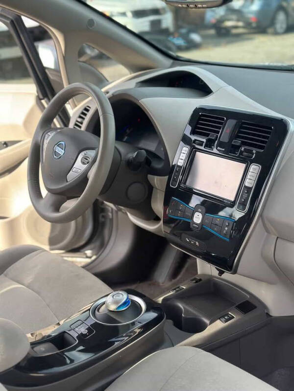 2012 Nissan LEAF SV