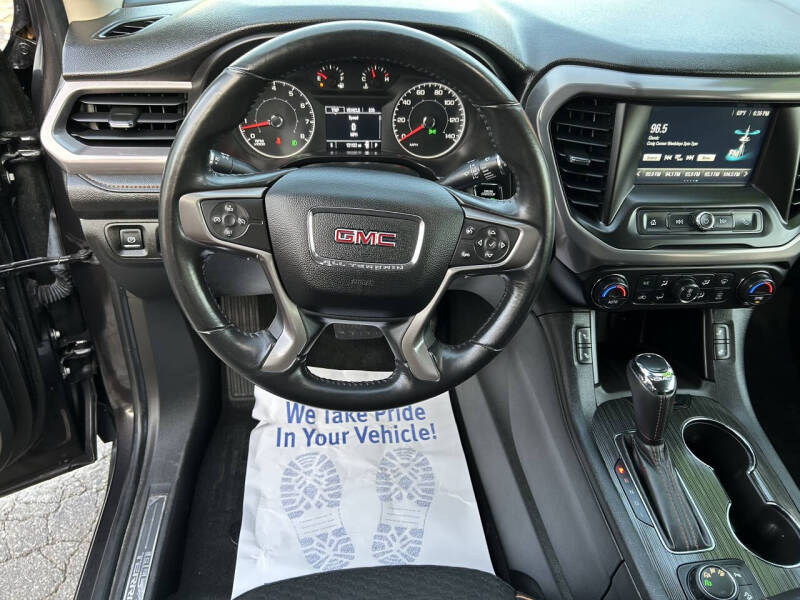 2017 GMC Acadia SLE-2