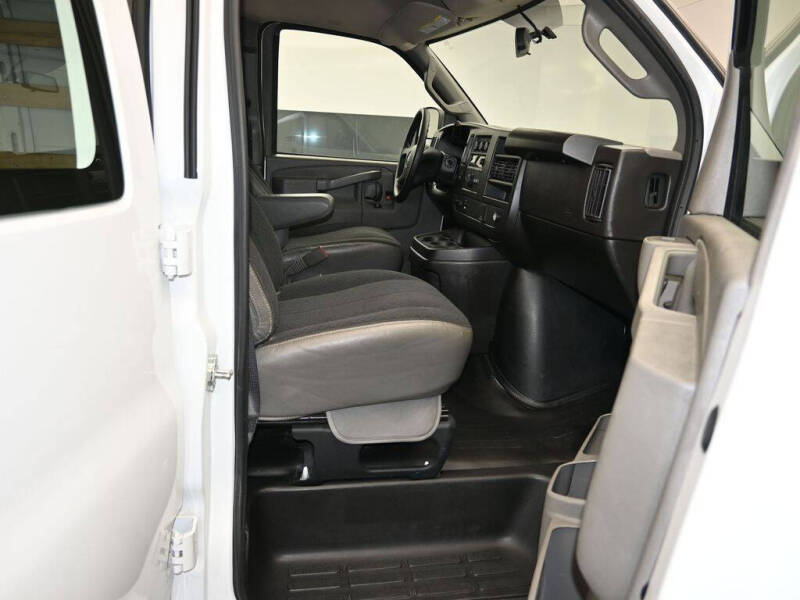 2024 GMC Savana 2500