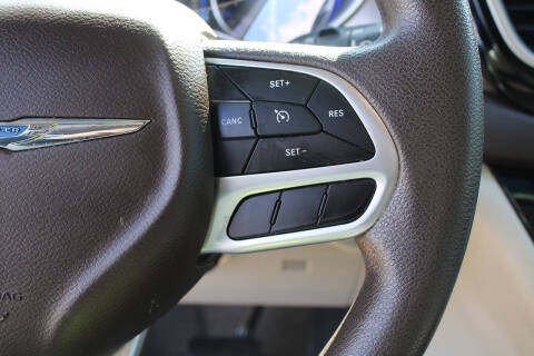 2017 Chrysler Pacifica Touring-L