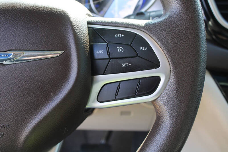 2017 Chrysler Pacifica Touring-L