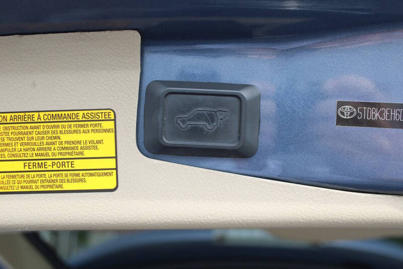 2013 Toyota Highlander SE