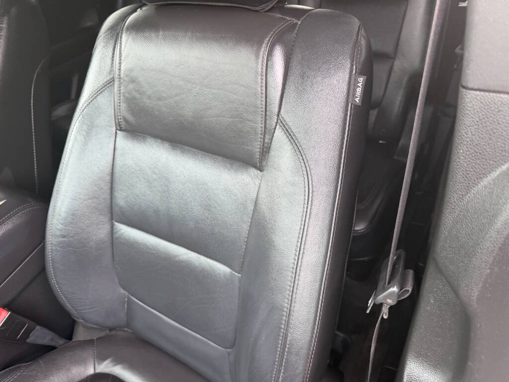 2015 Ford Explorer 23