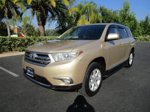 2013 Toyota Highlander SE