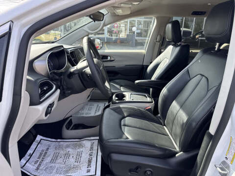 2024 Chrysler Pacifica Touring L
