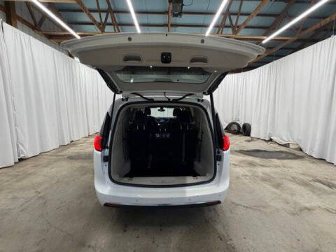 2020 Chrysler Pacifica Touring L