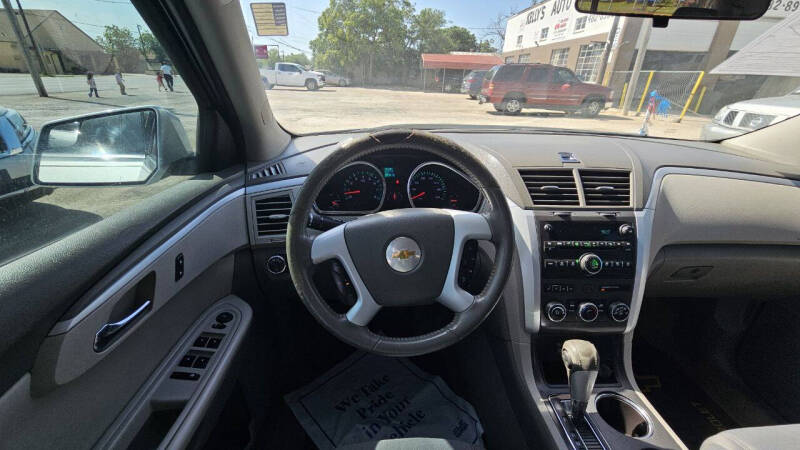 2011 Chevrolet Traverse LT