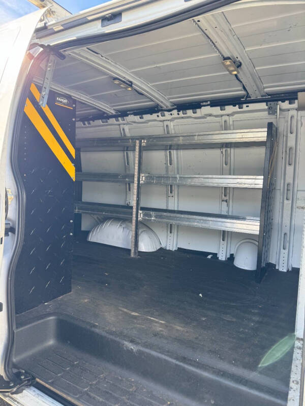 2023 Chevrolet Express 2500