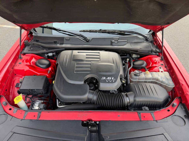 2016 Dodge Challenger SXT Plus