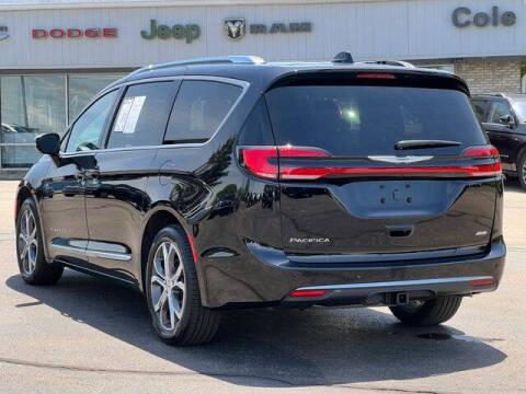 2025 Chrysler Pacifica Pinnacle