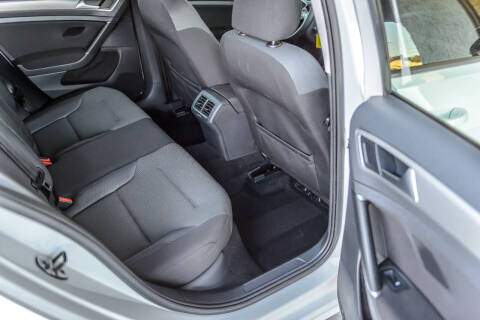 2016 Volkswagen Golf TSI S