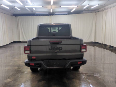 2025 Jeep Gladiator NightHawk