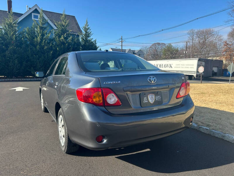 2010 Toyota Corolla LE photo 7