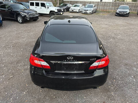 2012 Infiniti M37