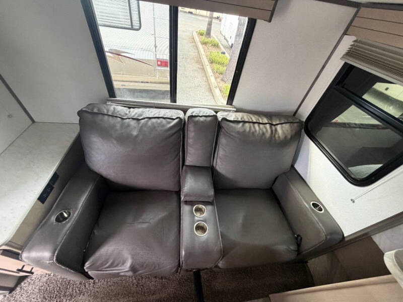 2019 Cruiser RV Shadow Cruiser