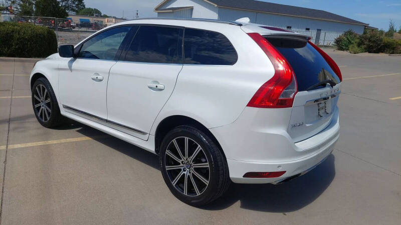 2015 Volvo XC60 T6 Drive-E Platinum