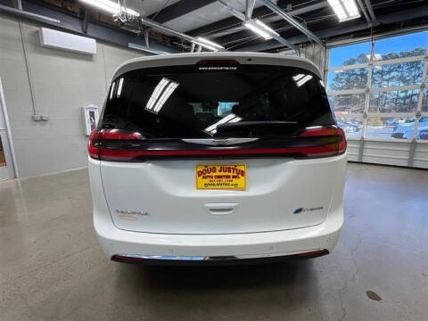2022 Chrysler Pacifica Hybrid Touring L