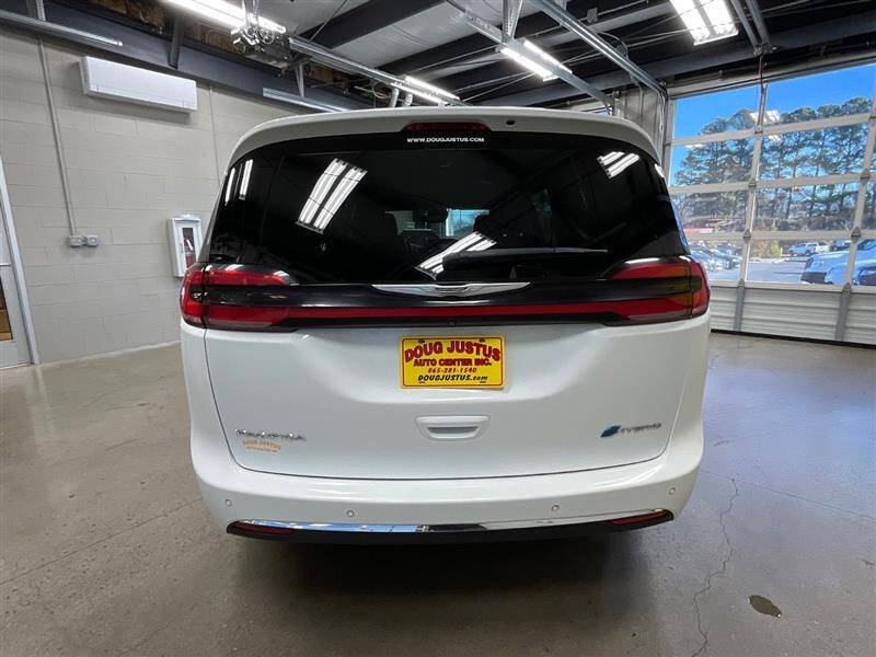 2022 Chrysler Pacifica Hybrid Touring L
