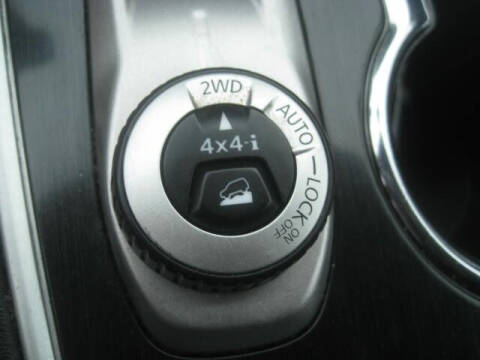 2017 Nissan Pathfinder SV