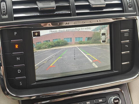 2018 Lincoln Continental Select