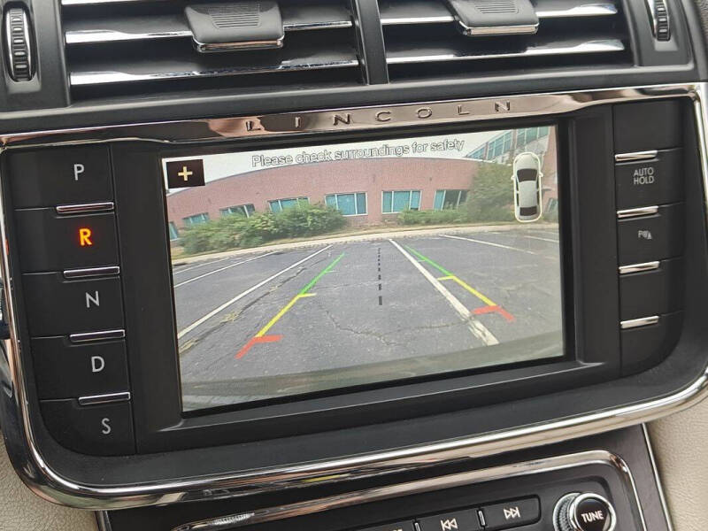 2018 Lincoln Continental Select