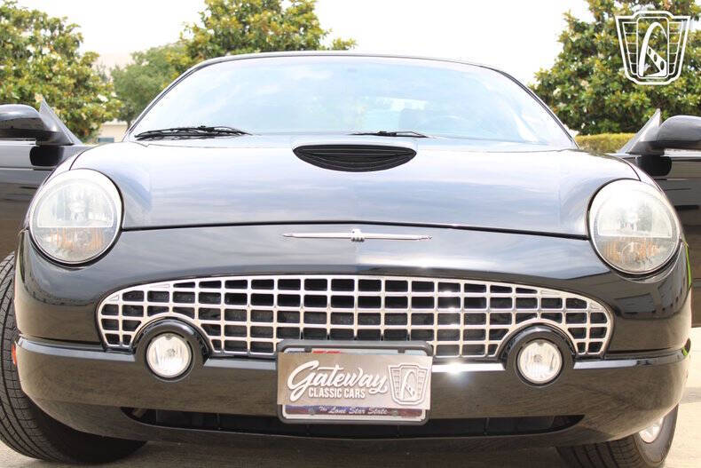 2004 Ford Thunderbird Deluxe