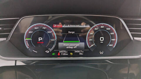 2022 Audi e-tron quattro Premium