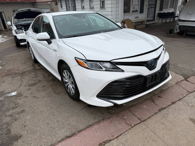 2019 Toyota Camry Hybrid LE