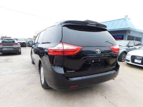 2015 Toyota Sienna
