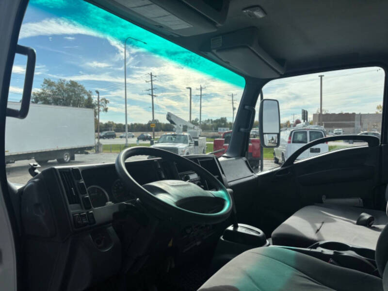 2017 Isuzu NRR 24FT Box Van